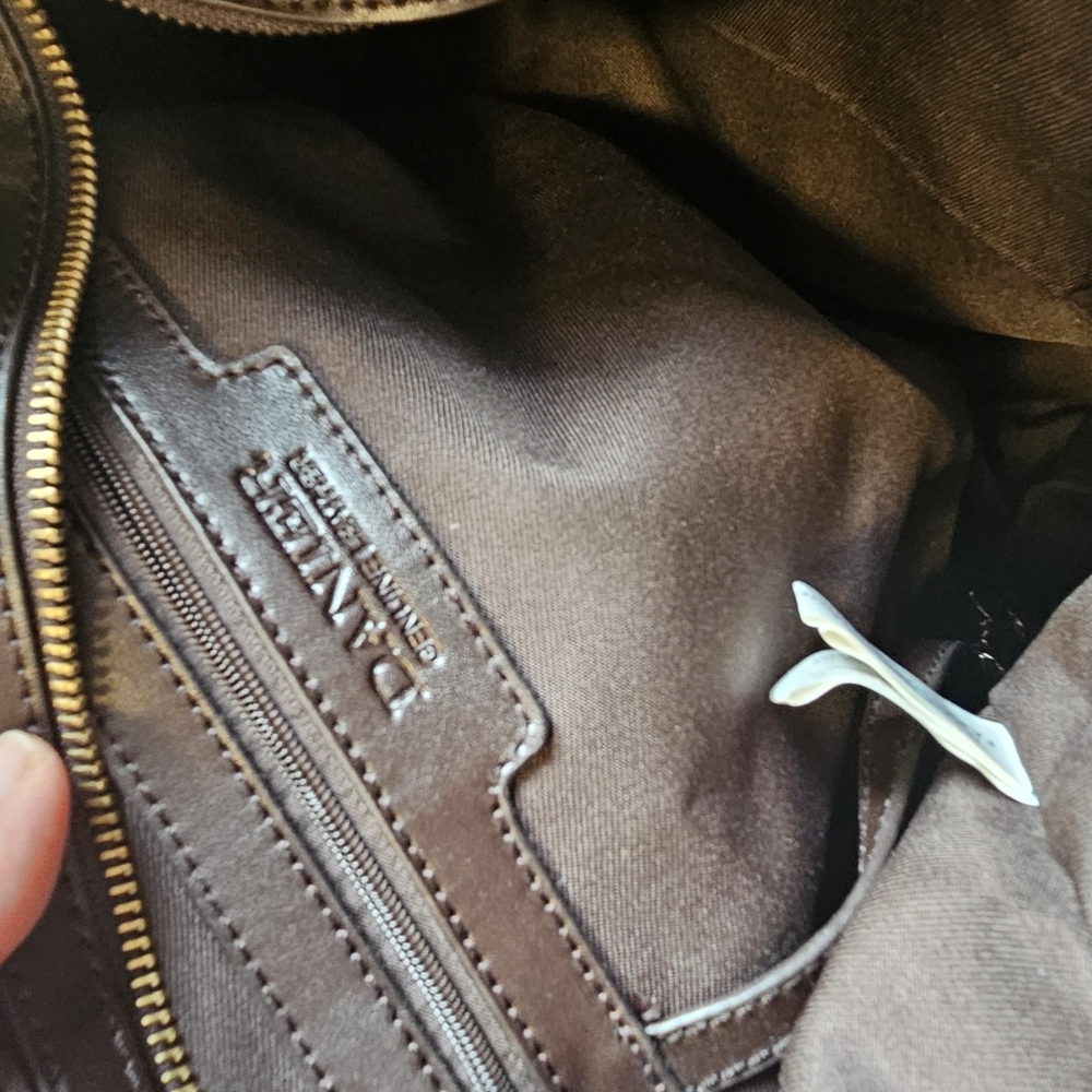 Danier Leather bag - Picture 4 of 9